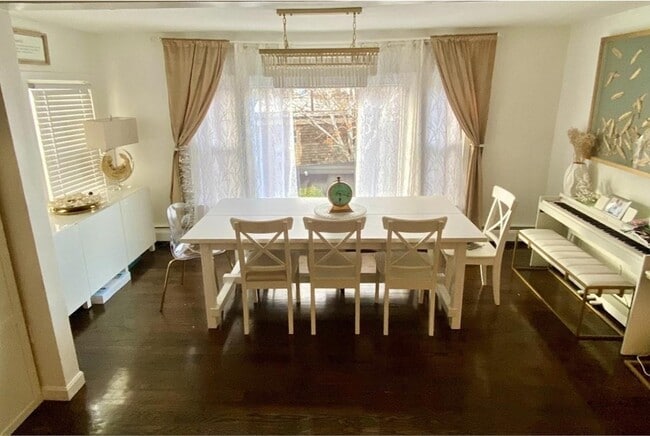 Building Photo - 106 Bay