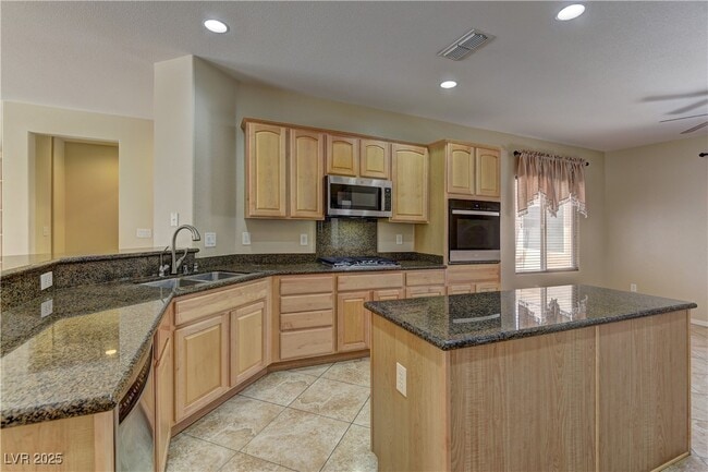 Building Photo - 2365 Wisconsin Dells Dr