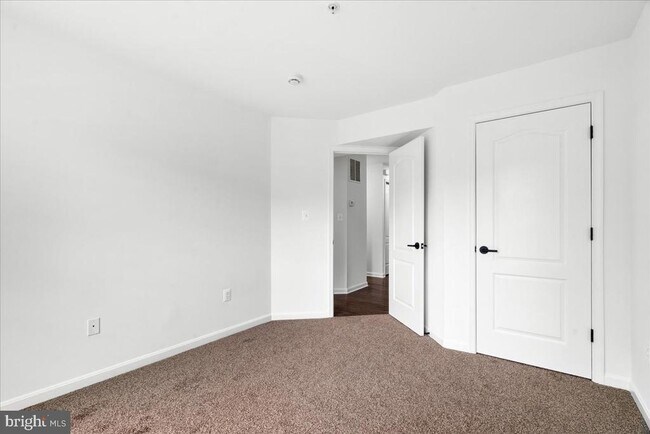 Building Photo - 116 Whiskey Creek Cir