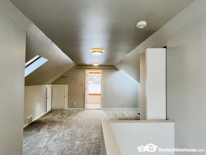 Building Photo - 5109 Windsor Ave