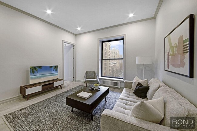 Building Photo - 250 W 91st St