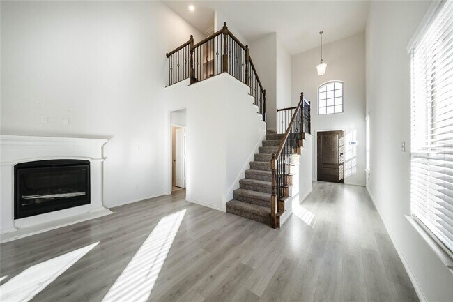 Building Photo - Elegant 4-bedroom 4-bath in McKinney