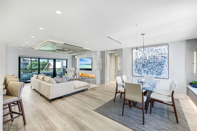 Building Photo - 295 5th Ave S