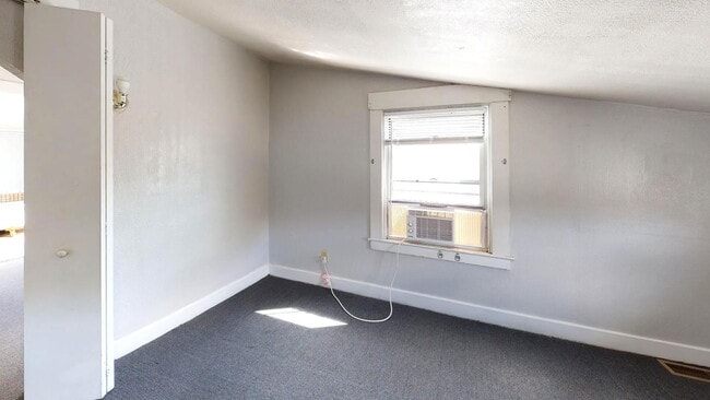 Building Photo - 2222 Flora St