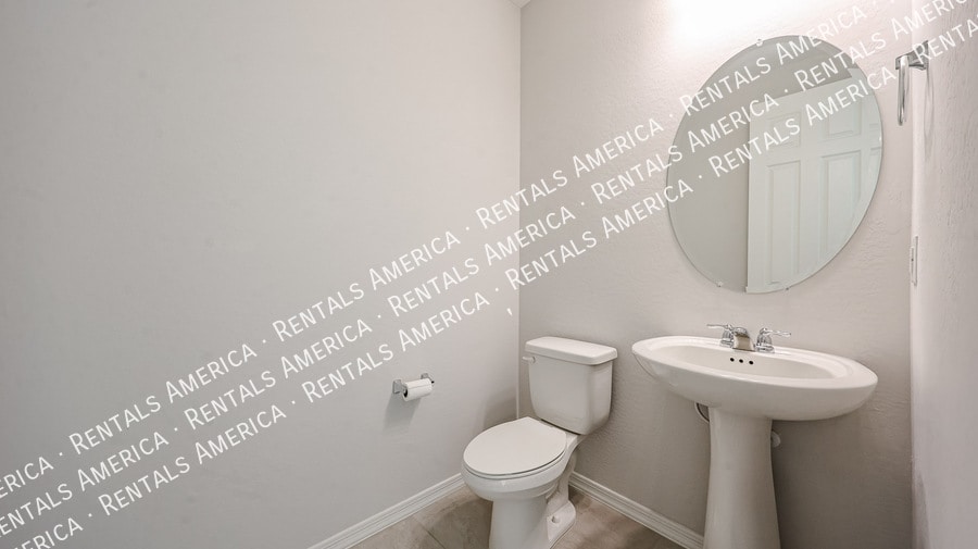 Building Photo - 17611 W Missouri Ave