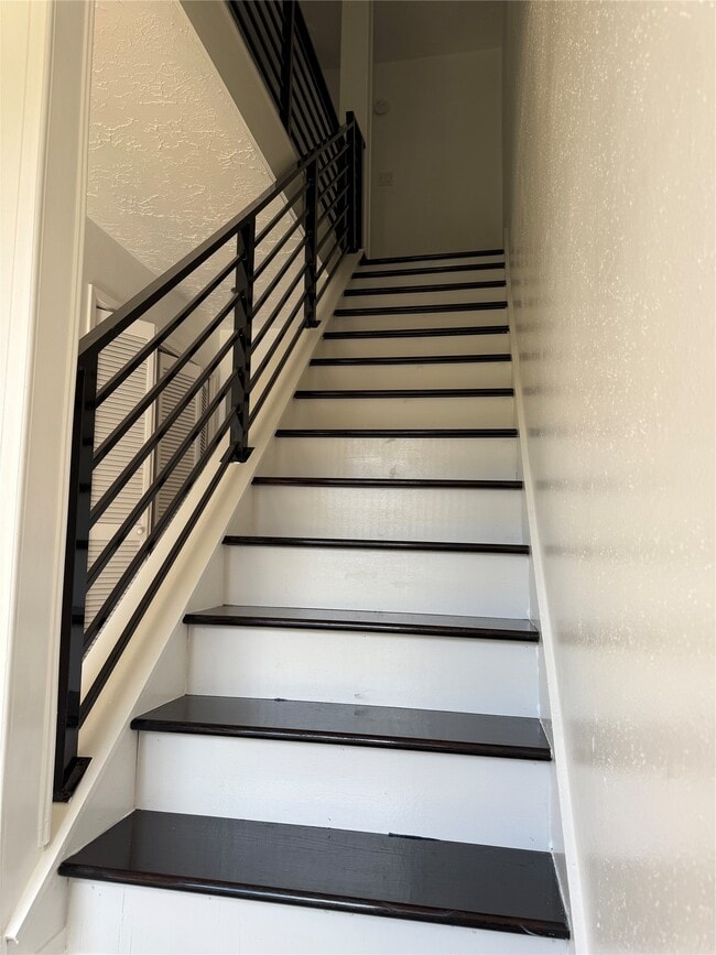 Building Photo - 6649 Westwick Dr