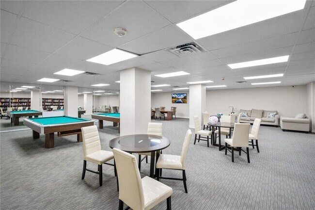 Building Photo - 5005 Collins Ave