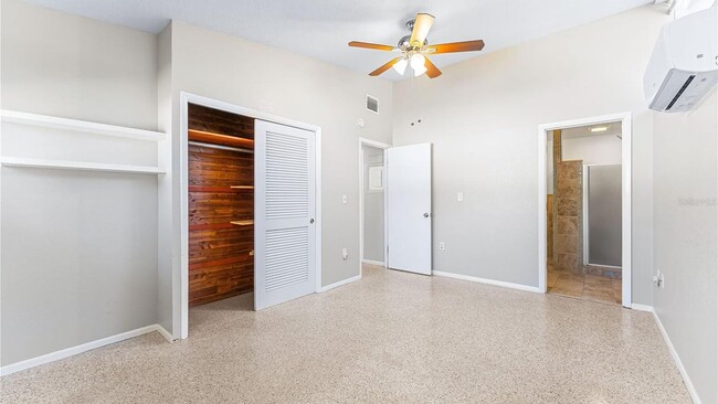 Building Photo - 6912 Alderwood Dr