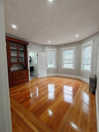 Building Photo - 830 Fellsway