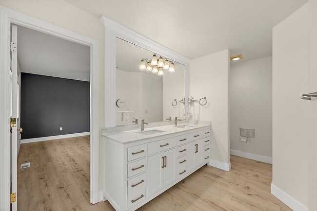 Building Photo - Immaculate 4-Bed Federal Way Home | Smart Tech, Tesla Charger, & Near JBLM!