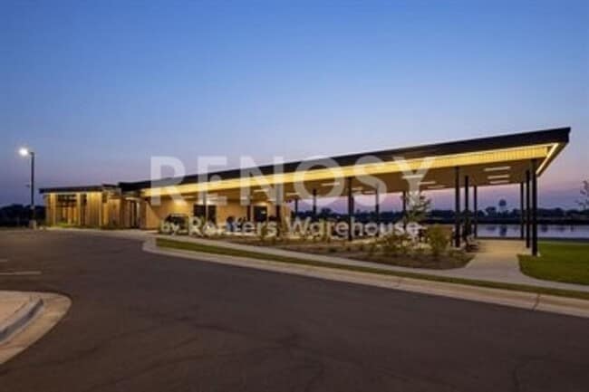 Building Photo - 1601 N Innsbruck Dr