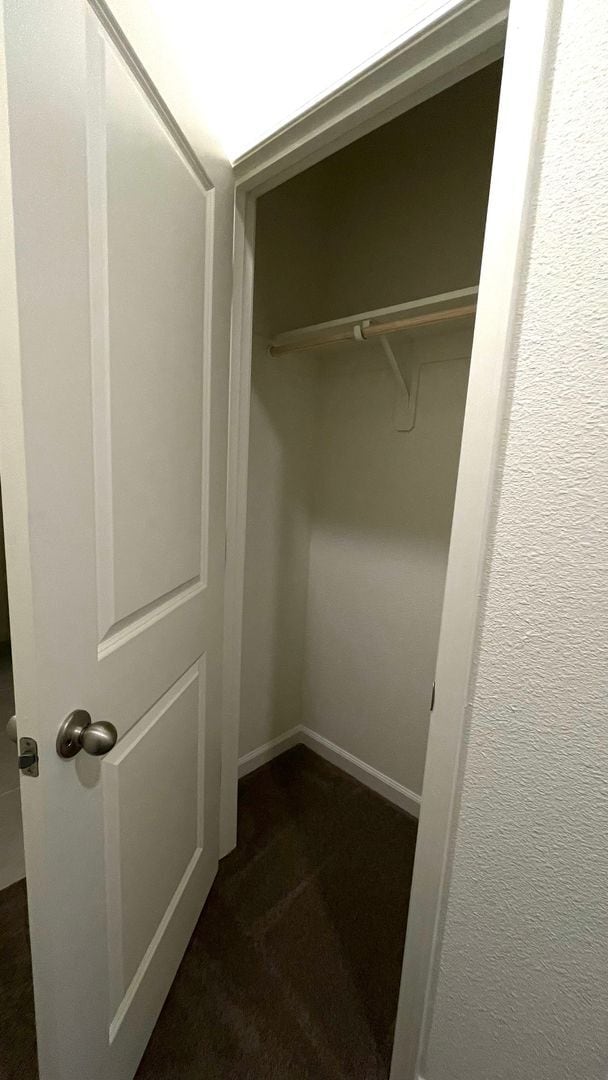 Building Photo - 4 year old 5 bedroom 2.5 bath home