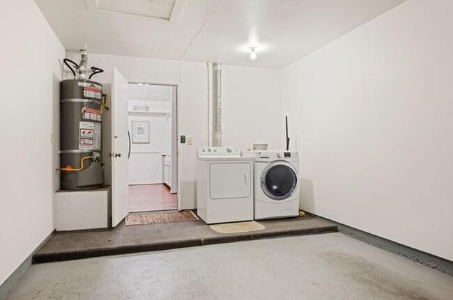 Building Photo - 5328 Traci Dr