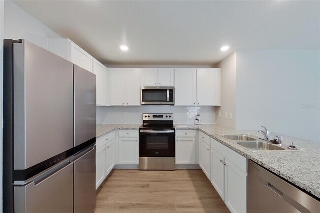 Building Photo - 4421 SW 85th St