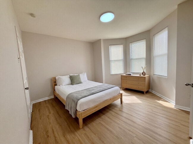 Building Photo - 4511 N Colorado St