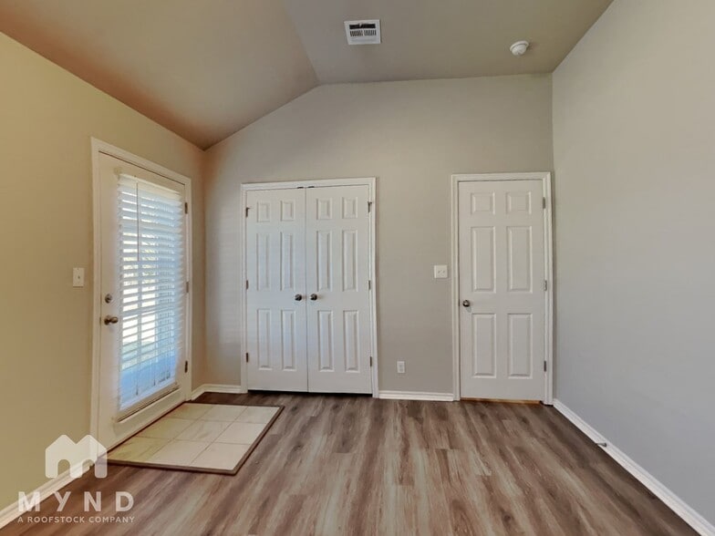 Building Photo - 3514 E Fairmont St