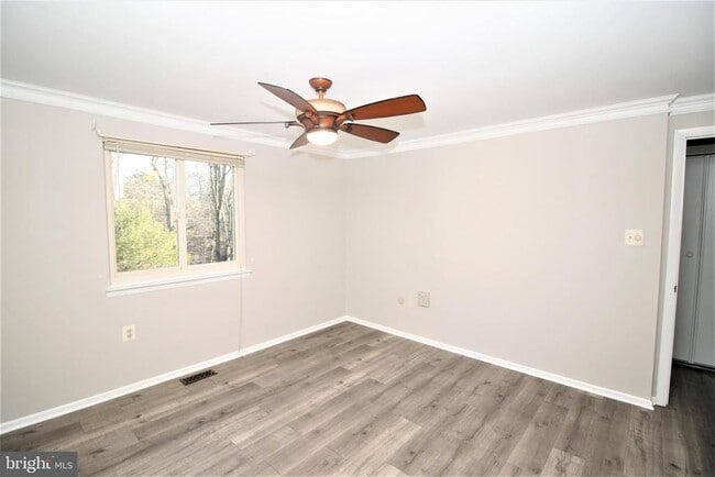 Building Photo - 8943 Centerway Rd