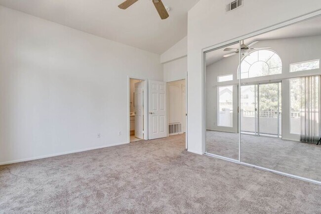 Building Photo - 32579 Valentino Way