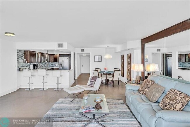 Building Photo - 525 N Ocean Blvd