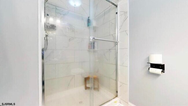 Building Photo - 35 Waterview Dr