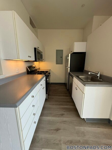 Building Photo - 160 E Berkeley St