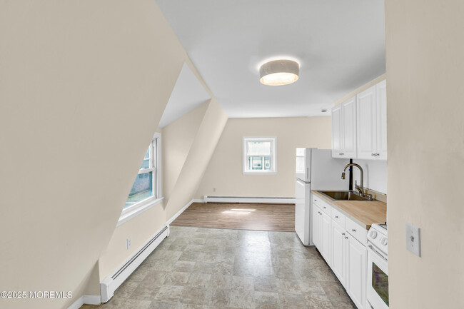 Building Photo - 507 1st Ave