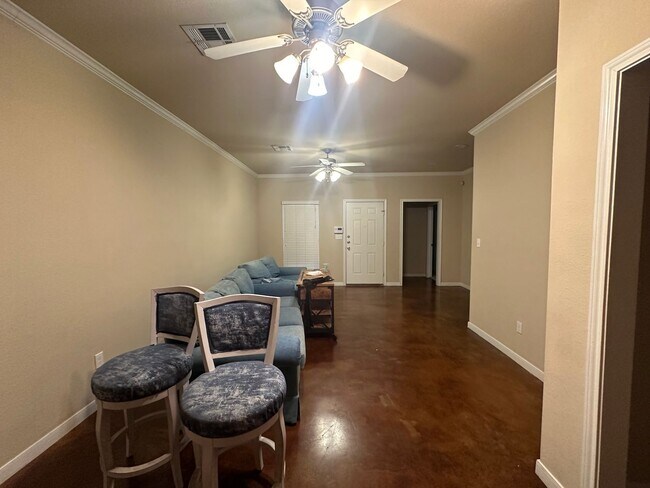 Building Photo - 1418 S 10th St