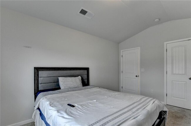 Building Photo - 115 Eleanora Pk