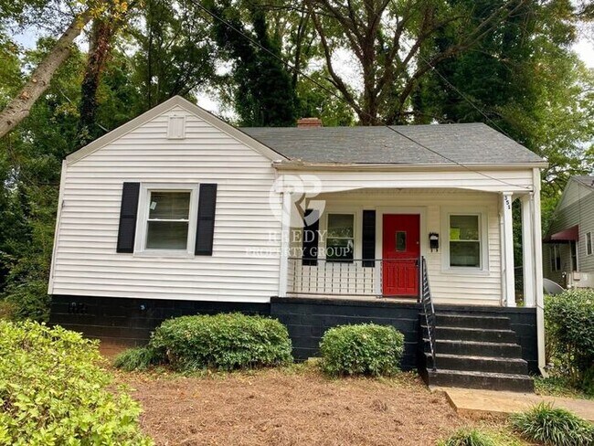 Primary Photo - Beautifully renovated Spartanburg Home!