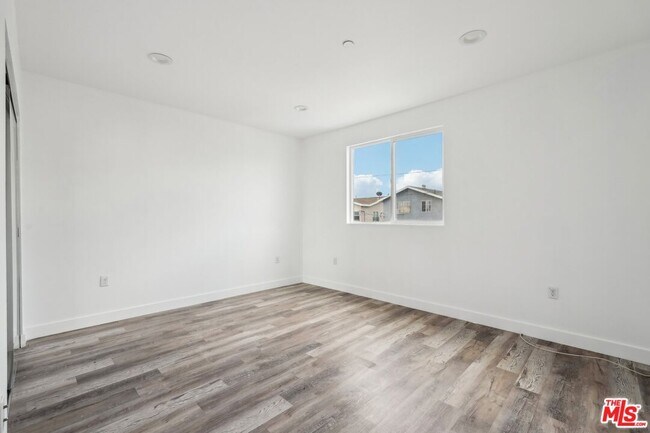 Building Photo - 2516 Malabar St