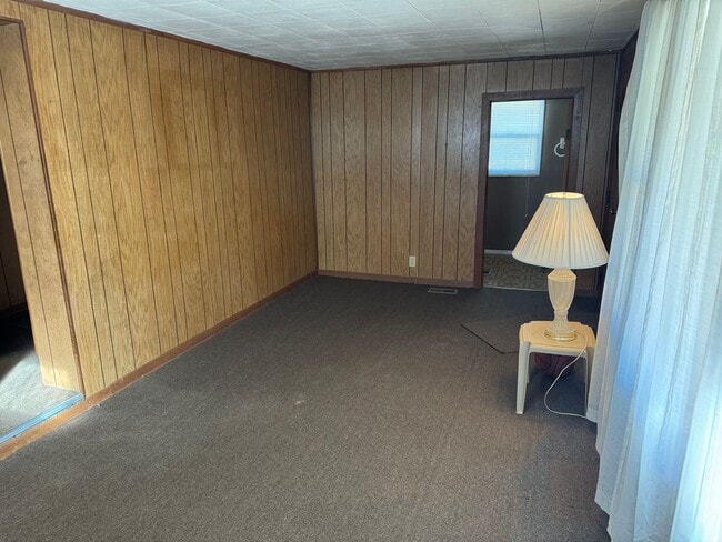 Building Photo - 3 Bedroom 1 Bath Home located in Greeneville, TN