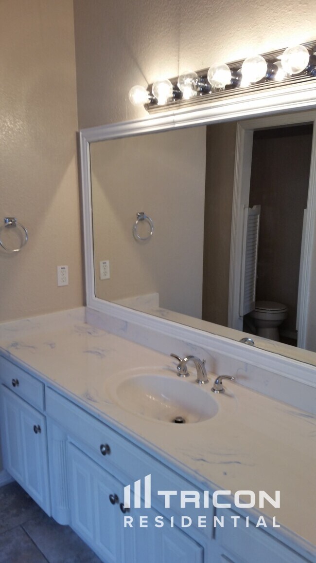 Building Photo - 7464 Arbor Hill Dr