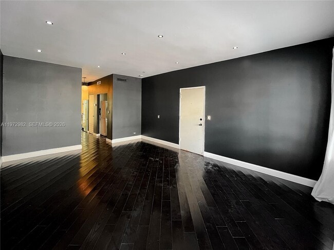 Building Photo - 742 12th St