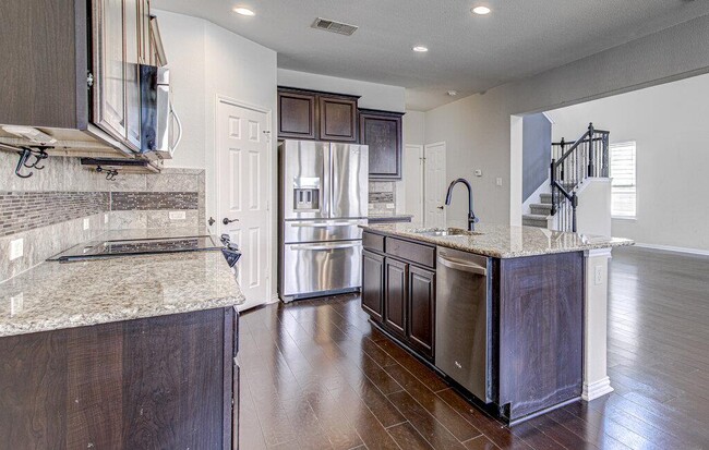 Building Photo - 1400 Middlefield Ct