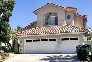 Building Photo - 4880 Eastcliff Ct