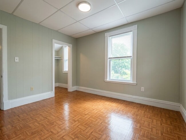 Building Photo - 16 W Squantum St