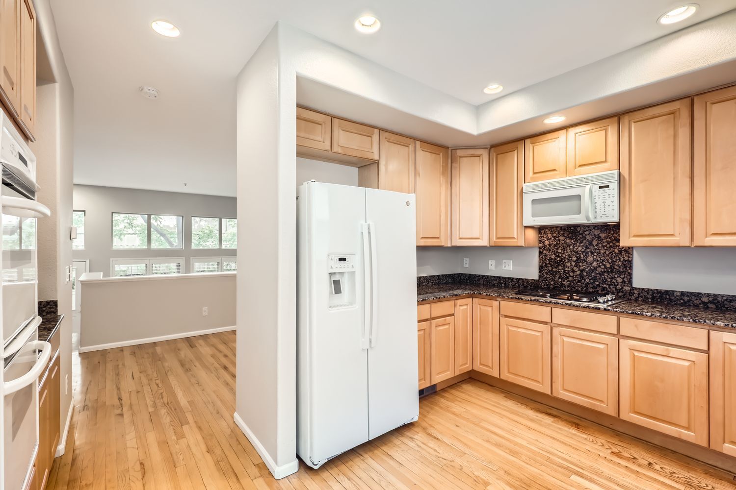 Building Photo - 454 S Lafayette St