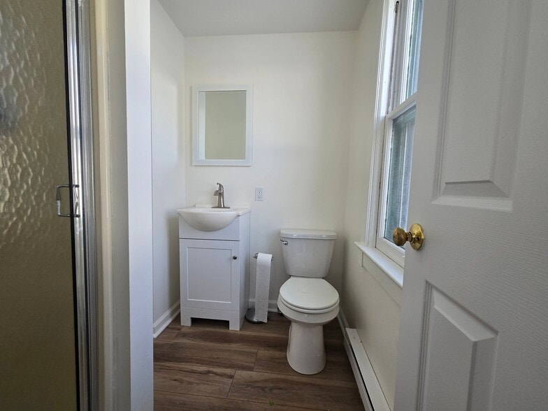 Building Photo - 146 Analomink St