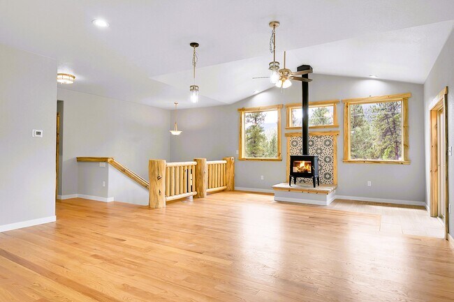 Building Photo - 132 Pauls Ln