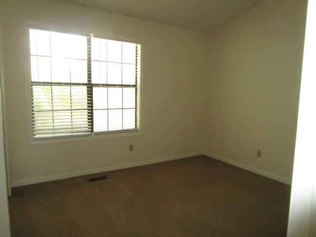 Building Photo - 655 Archdale Dr