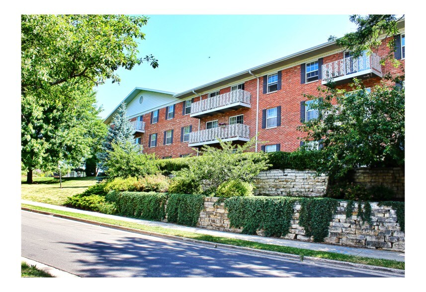 The Monticello 4849 Sheboygan Ave Madison WI 53705 Apartment Finder