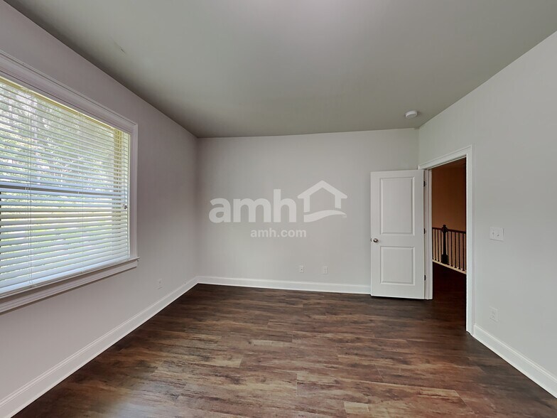 Building Photo - 3717 Woodoats Cir