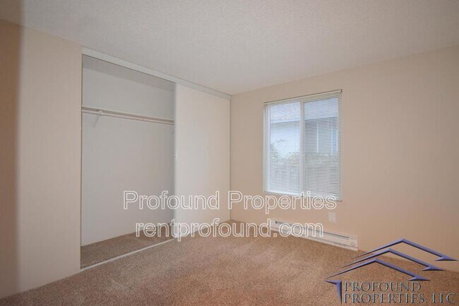 Building Photo - 12225 SW Gingham Ln