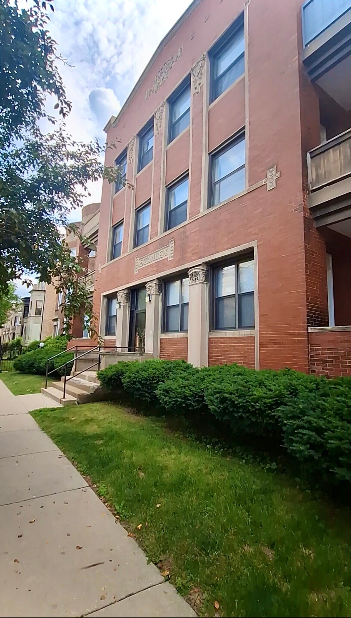 Building Photo - 4920 S Vincennes Ave