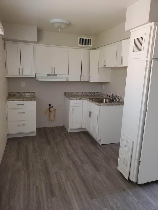 Building Photo - Pueblo Grande Apartments