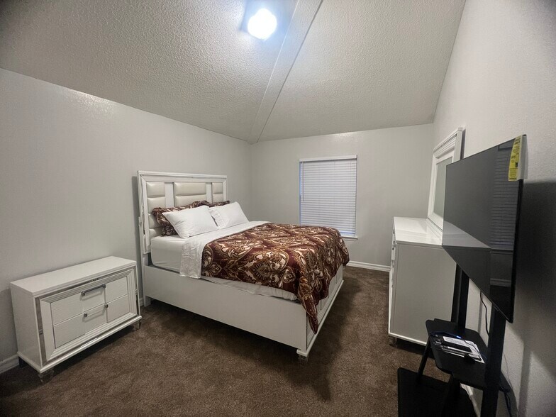 Building Photo - 485 Jeweled Mesa Ct