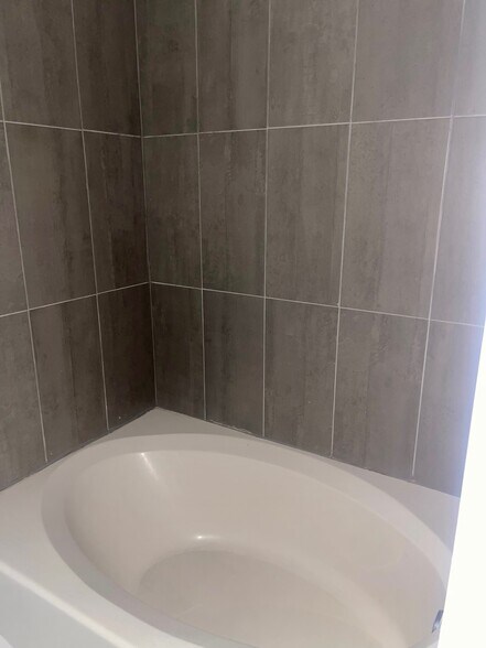 Building Photo - 1050 E Cactus Ave