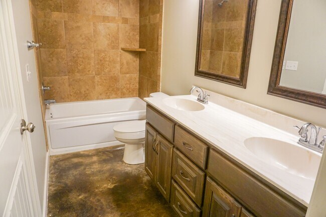 Building Photo - **Coming Soon** 4 Bedroom Home in Valley View