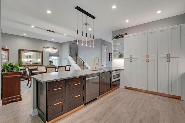 Building Photo - 127 Via Castilla