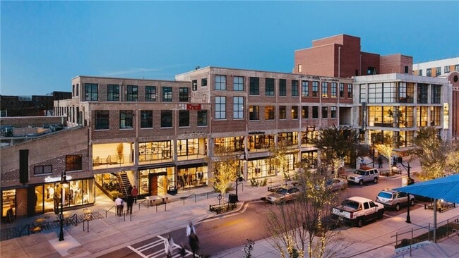 Building Photo - 788 West Marietta St NW